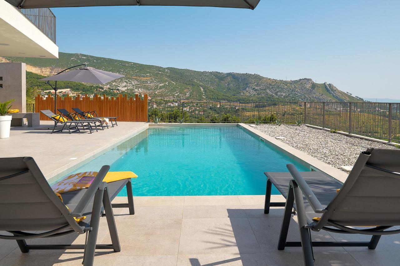 Design Villa Clavis-Brand New Villa With A View Klis Esterno foto